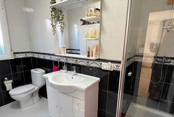 Image No.24-3 Bed Villa for sale