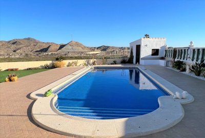 cfb2e3cd3ebf33bb2820f69a4c4403be33166