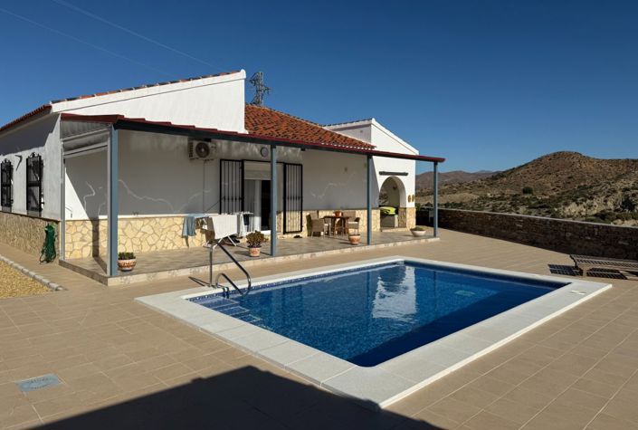 Image No.1-4 Bed Villa for sale