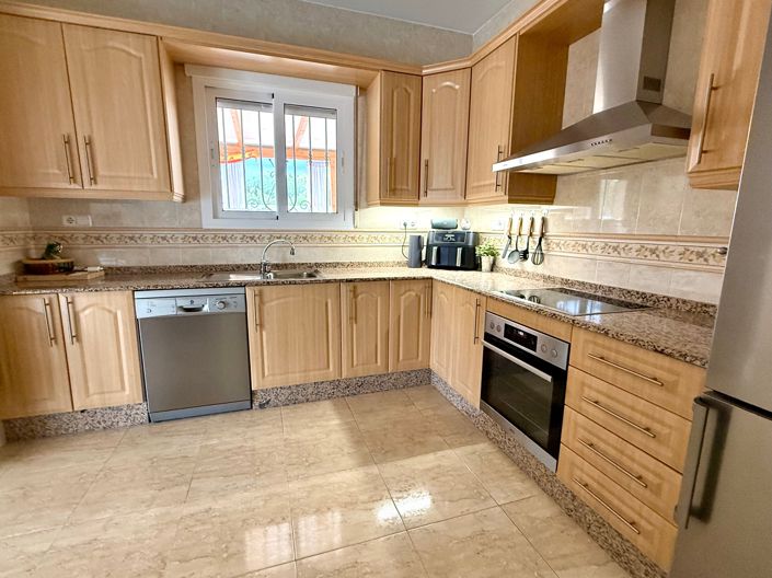 Image No.15-3 Bed Villa for sale