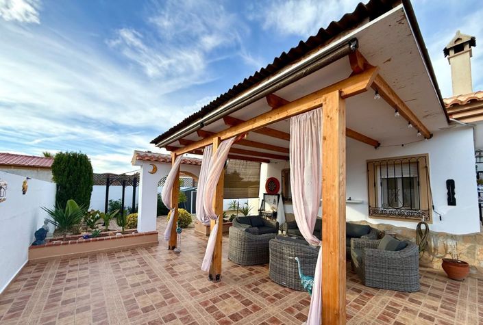 Image No.3-3 Bed Villa for sale