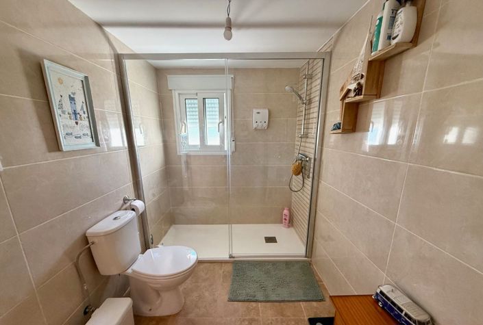 Image No.17-3 Bed Country House for sale