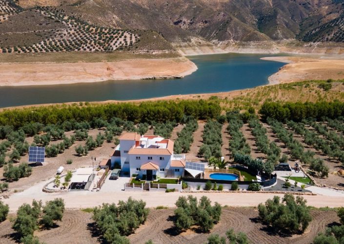 Image No.2-Villa / Détaché de 6 chambres à vendre à Iznájar