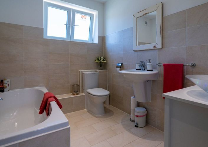 Image No.32-Villa / Détaché de 6 chambres à vendre à Iznájar