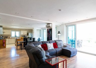 cfd3e85afc5ad411abf771510b3cfd0d21572