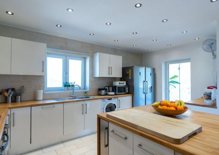 Image No.8-Villa / Détaché de 6 chambres à vendre à Iznájar