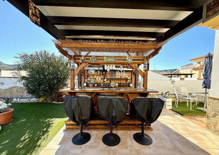 Image No.2-4 Bed Villa for sale