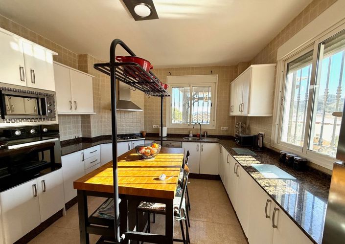 Image No.3-4 Bed Villa for sale