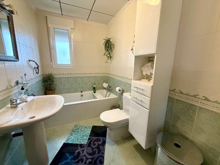 Image No.28-3 Bed Villa for sale