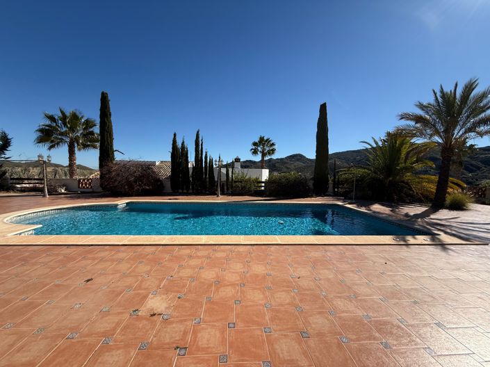 Image No.10-3 Bed Villa for sale