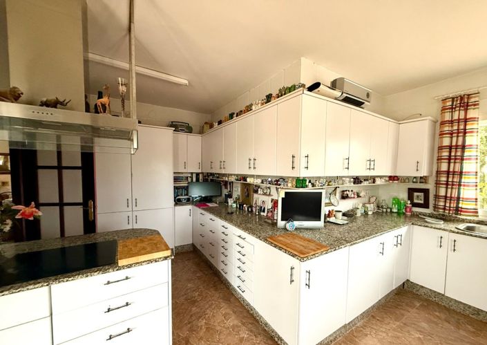 Image No.18-3 Bed Villa for sale