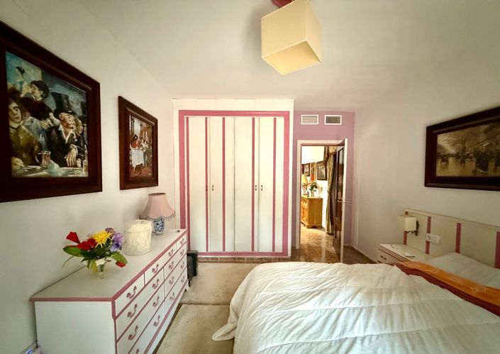 Image No.26-3 Bed Villa for sale