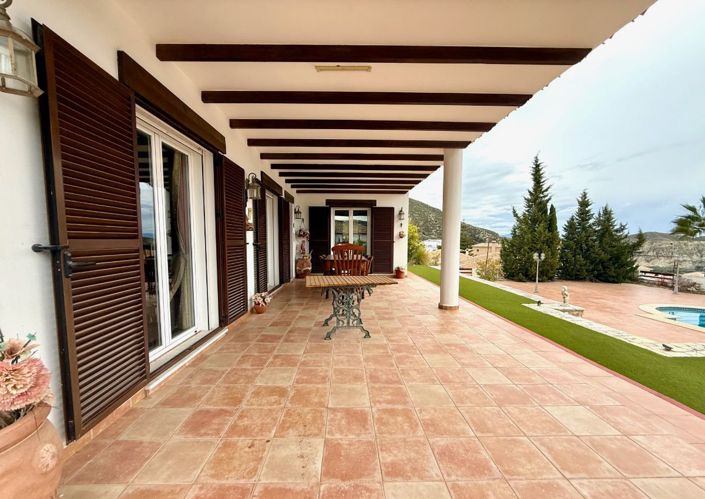 Image No.17-3 Bed Villa for sale