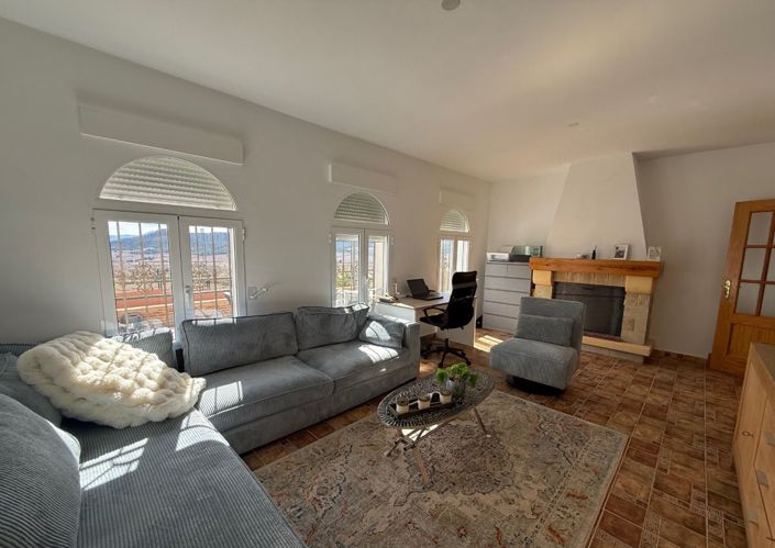 Image No.4-Maison de campagne de 4 chambres à vendre à Oria