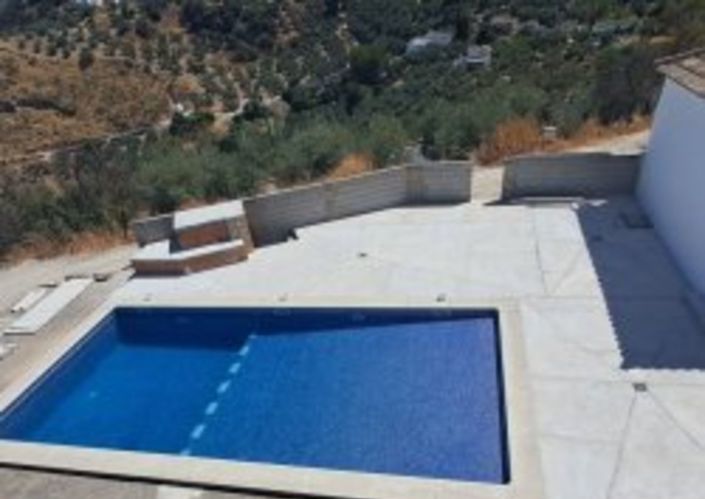 Image No.33-Maison de campagne de 6 chambres à vendre à Iznájar