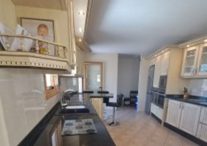 Image No.7-Maison de campagne de 6 chambres à vendre à Iznájar