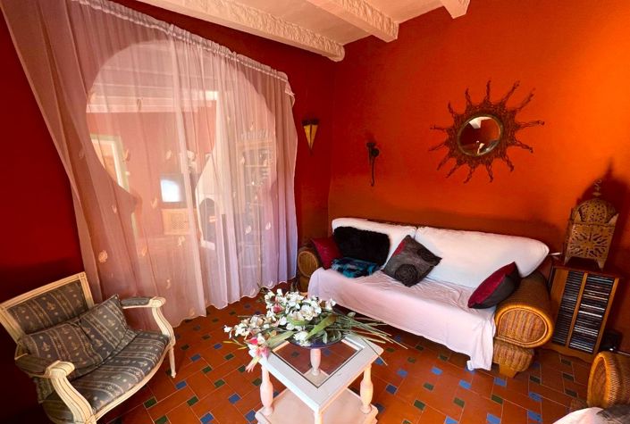 Image No.11-7 Bed Country House for sale