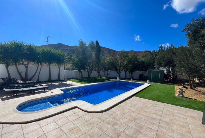 Image No.2-7 Bed Country House for sale