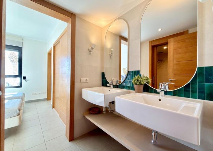 Image No.18-2 Bed Apartment for sale