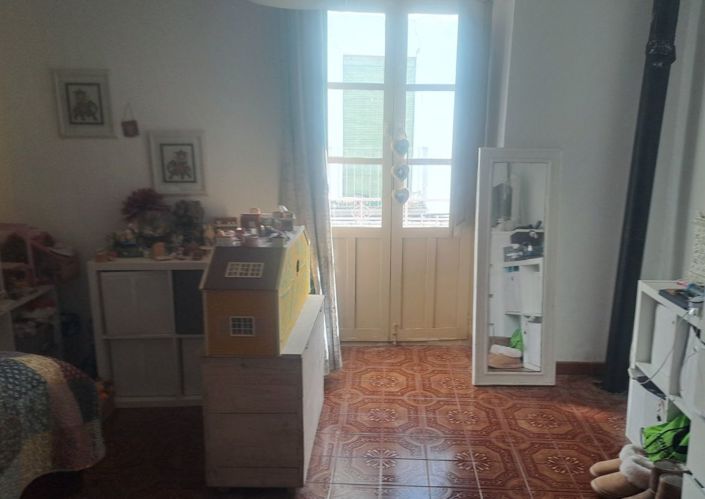 Image No.12-8 Bed Townhouse for sale