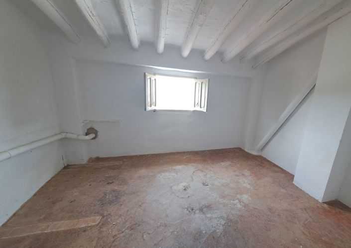 Image No.18-8 Bed Townhouse for sale