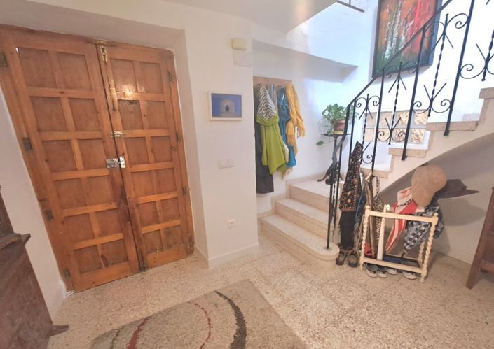 Image No.15-4 Bed Townhouse for sale