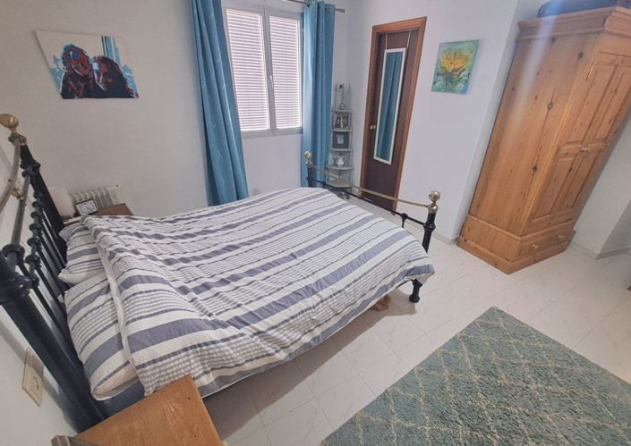 Image No.18-4 Bed Townhouse for sale