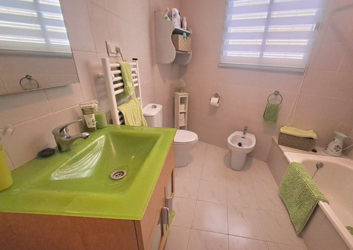 Image No.22-4 Bed Townhouse for sale