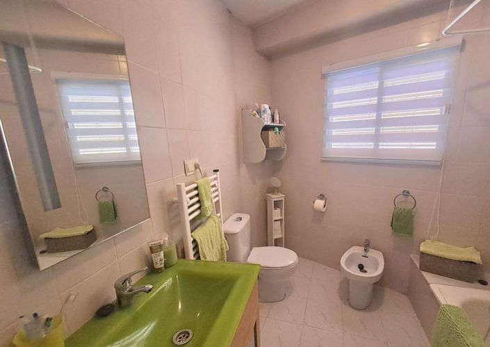 Image No.23-4 Bed Townhouse for sale