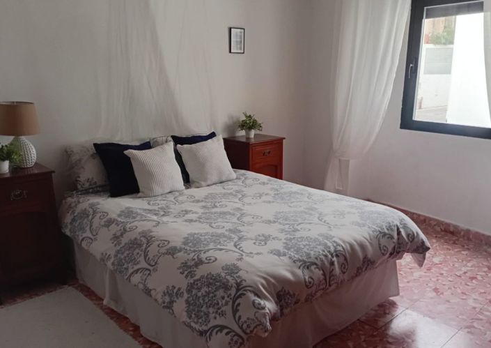 Image No.18-3 Bed Townhouse for sale