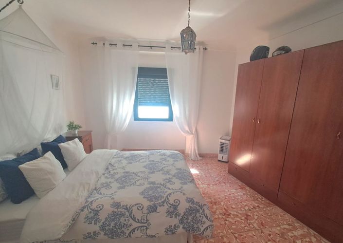 Image No.20-3 Bed Townhouse for sale