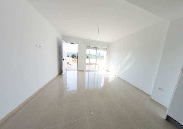 Image No.4-2 Bed Country House for sale