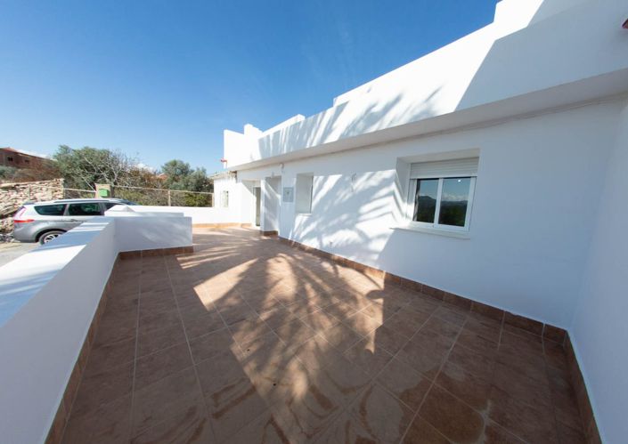 Image No.5-2 Bed Country House for sale