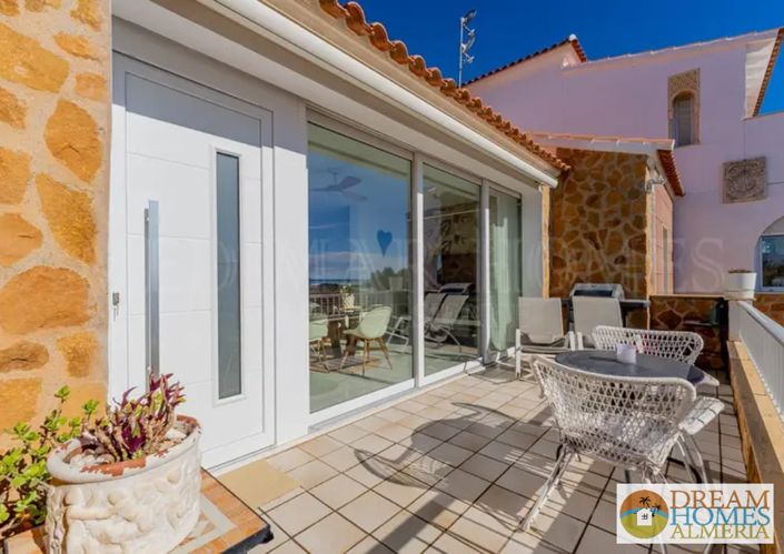 Image No.4-4 Bed Villa for sale