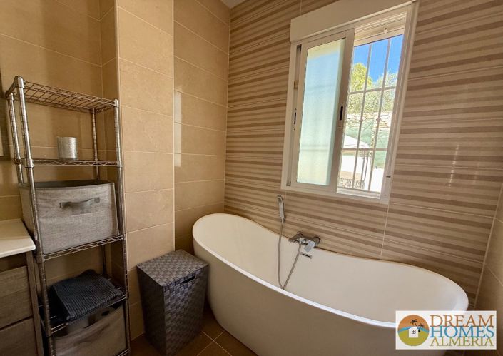 Image No.25-3 Bed Villa for sale