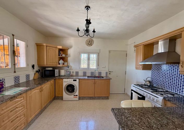 Image No.19-3 Bed Villa for sale