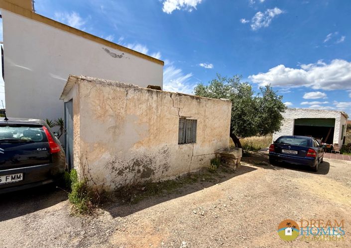 Image No.11-3 Bed Country House for sale