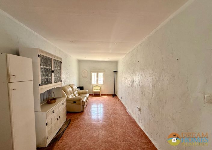 Image No.19-3 Bed Country House for sale
