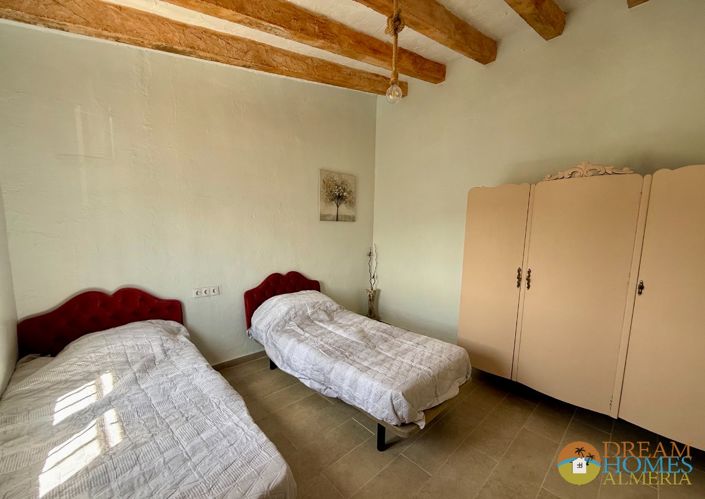 Image No.28-3 Bed Country House for sale