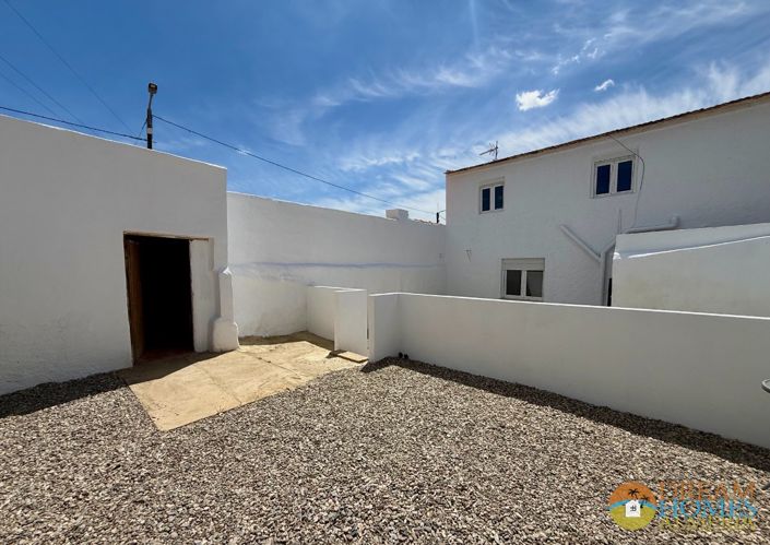 Image No.6-3 Bed Country House for sale