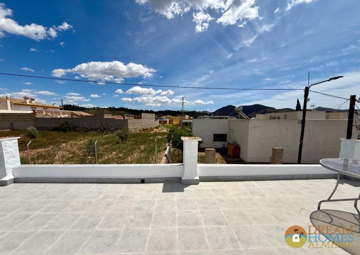 Image No.7-3 Bed Country House for sale