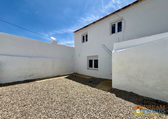 Image No.8-3 Bed Country House for sale
