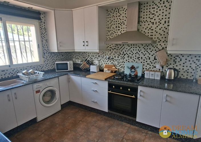 Image No.10-4 Bed Country House for sale
