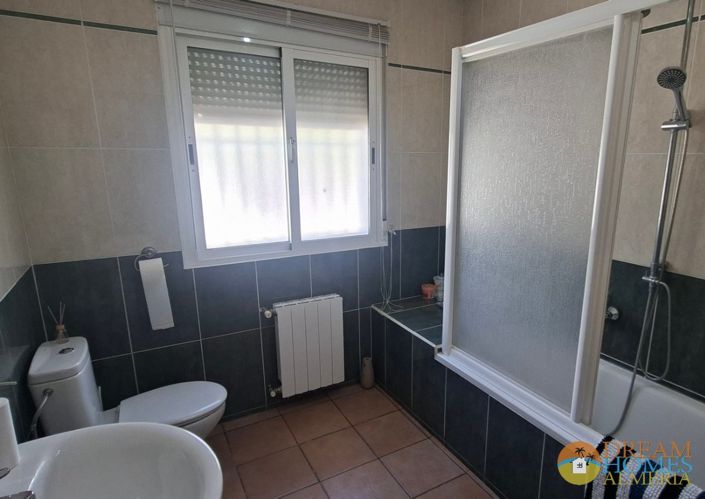 Image No.14-4 Bed Country House for sale