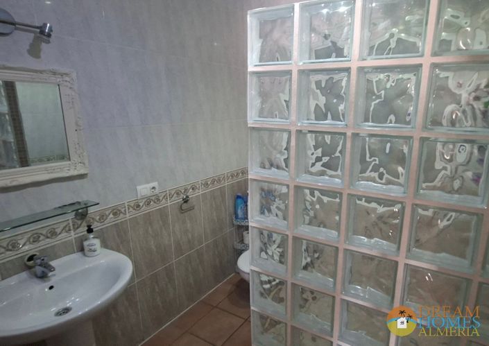 Image No.17-4 Bed Country House for sale
