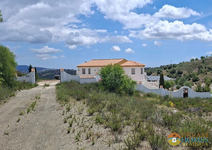 Image No.33-4 Bed Country House for sale