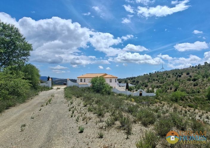 Image No.35-4 Bed Country House for sale