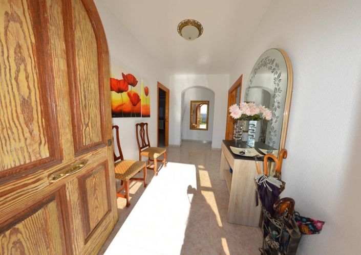 Image No.2-7 Bed Country House for sale