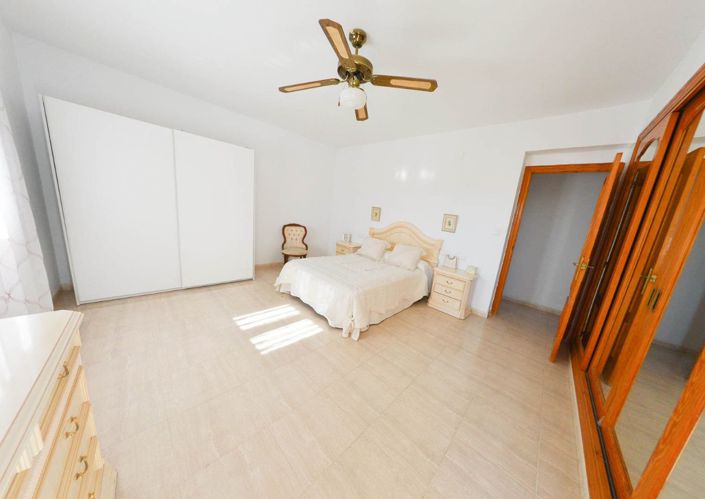 Image No.27-7 Bed Country House for sale