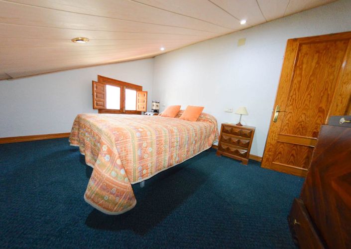 Image No.45-7 Bed Country House for sale